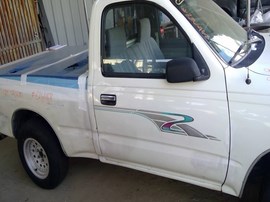 98 TOYOTA TACOMA, WHITE, STD CAB, 2.4L, AT, 2WD.   Z26468